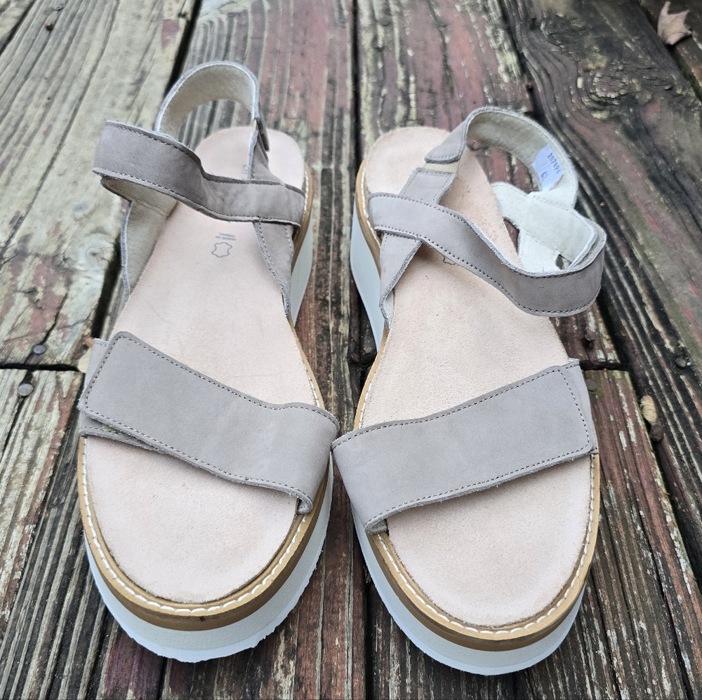 Naot Womens Meringue Banded Wedge Sandals, Stone Nubuck - Tanish Gray, Size 11